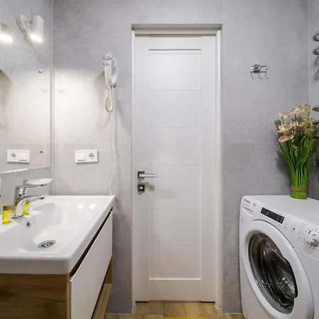 Daire Demar Sun Lviv